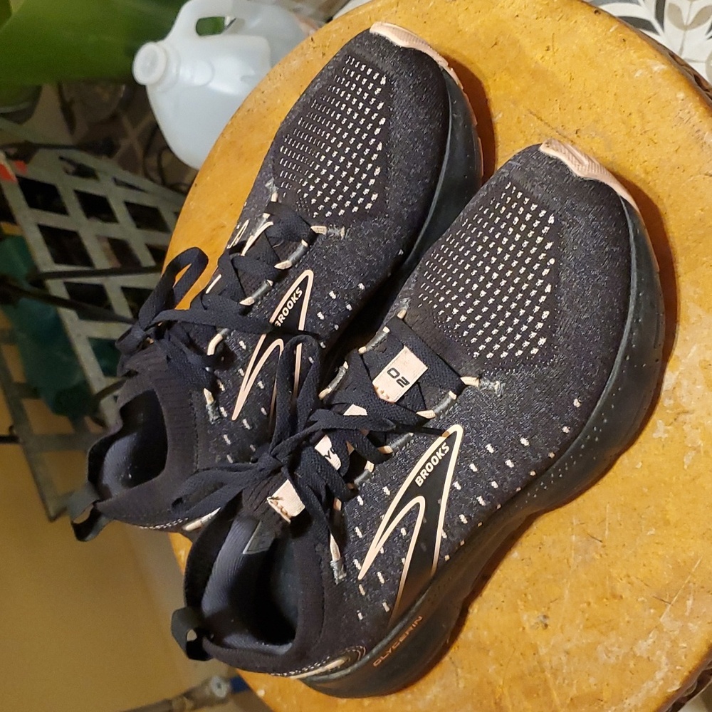 Brooks Glycerin 20 Stealth Fit Women's Size 8 Like New